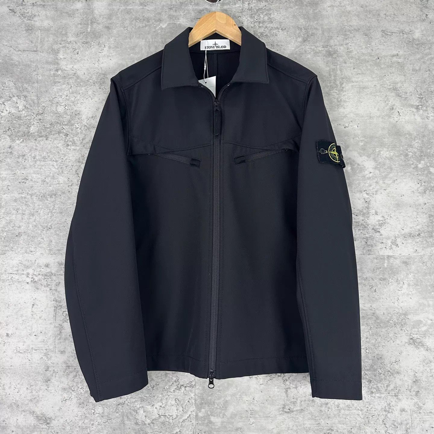Stone Island Stone Island Light Soft Shell-R Jacket S 99 New Size US S / EU 44-46 / 1 - 1 Thumbnail