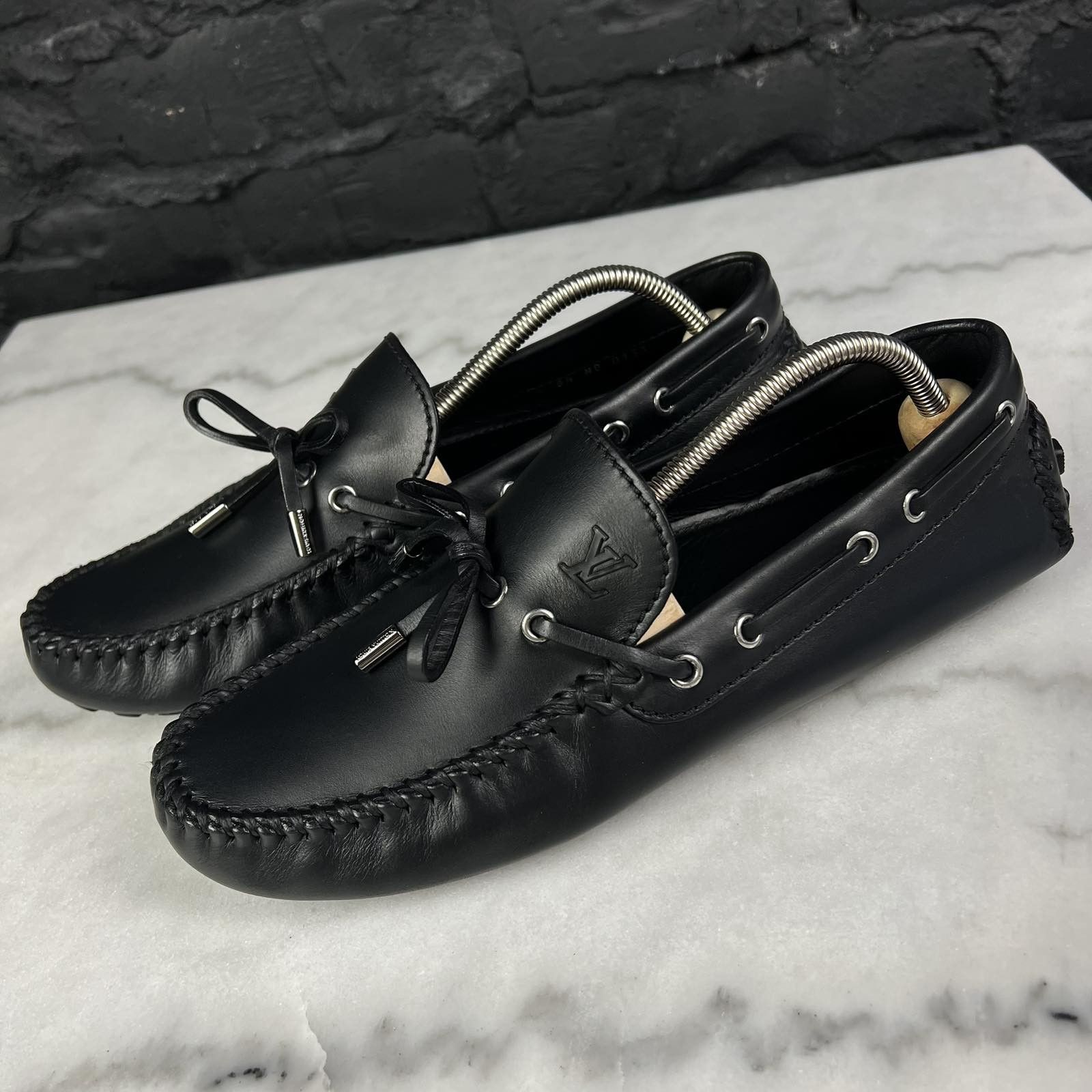 Louis Vuitton driving moccasin black leather 8.5 US
