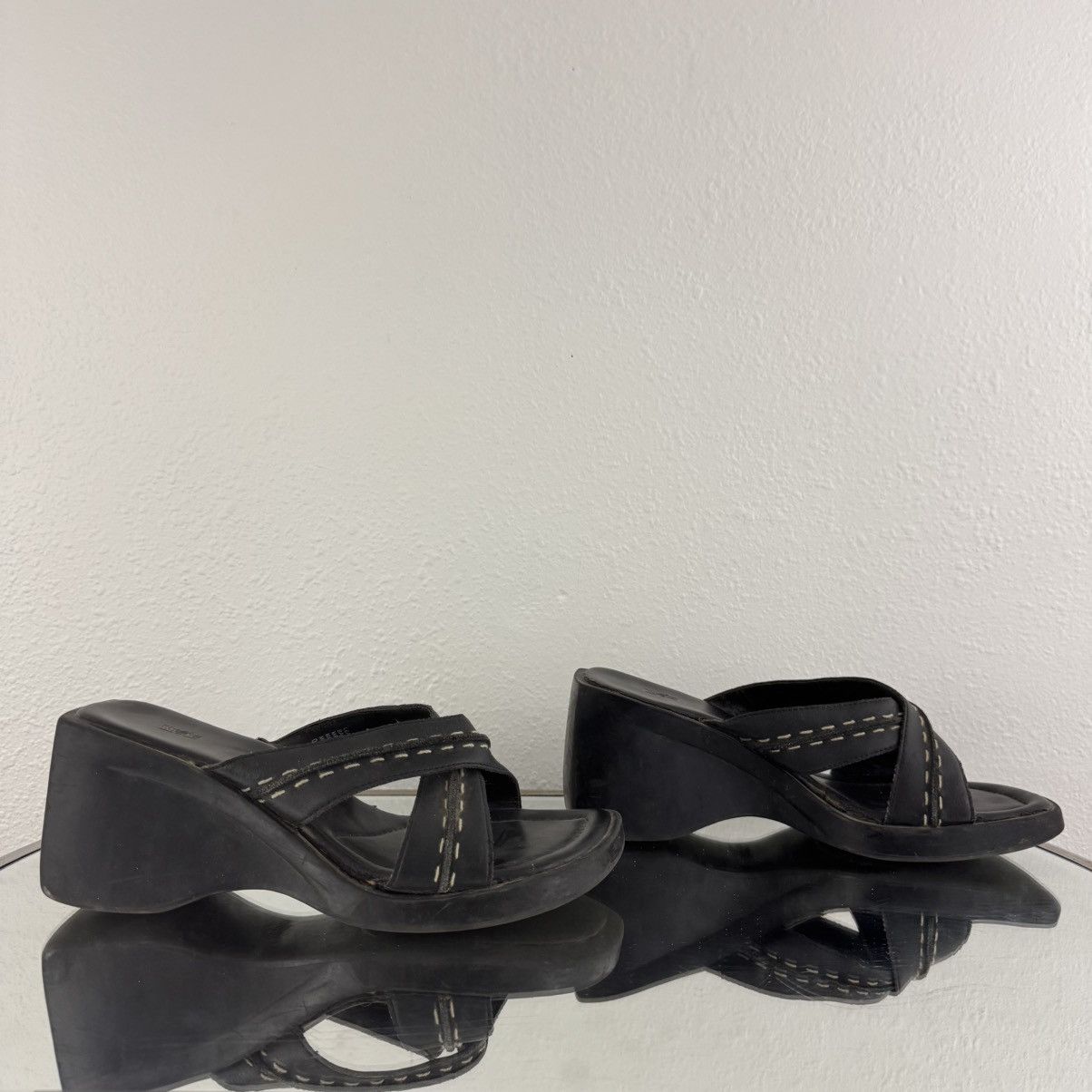 Vintage MOSSIMO Vintage Y2K Black Leather Chunky Platform Sandals Size US 8 / IT 38 - 2 Thumbnail