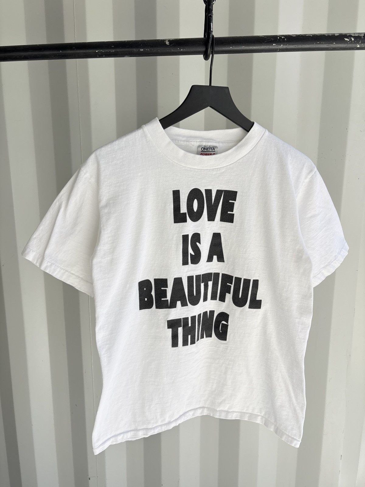 Vintage Vintage Love Is Beautiful Shirt Faded Distressed Grunge Band Size US L / EU 52-54 / 3 - 1 Thumbnail