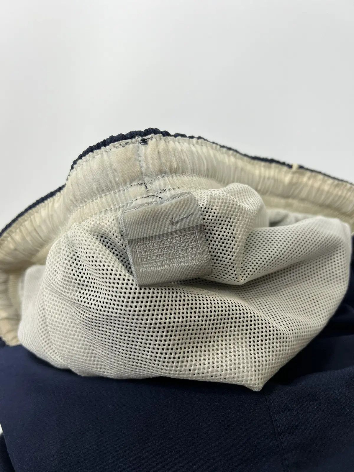 Nike Vintage Nike streetwear shorts Size US 35 - 3 Thumbnail