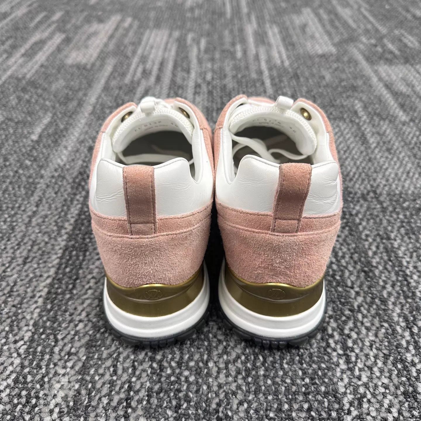 Louis Vuitton Louis Vuitton Run Away White & Pink Logo Sneaker 40 Size US 9.5 / IT 39.5 - 3 Thumbnail
