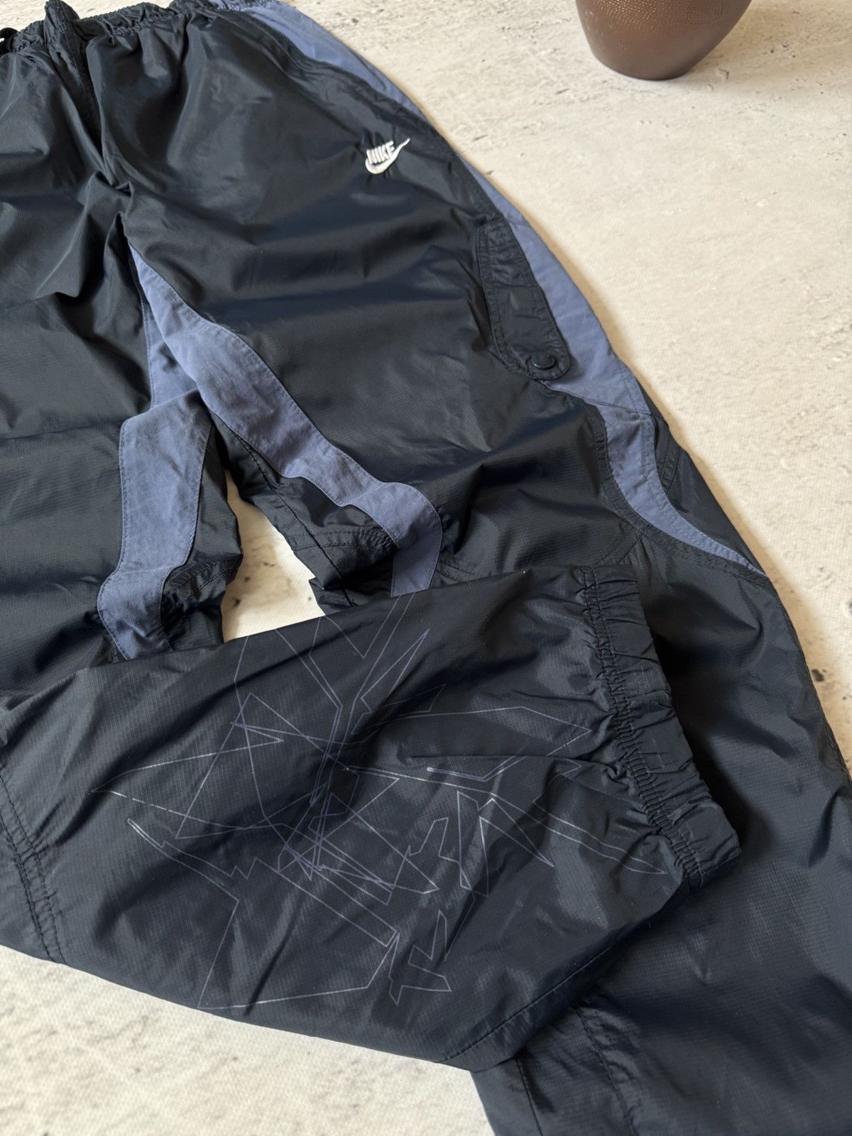 Nike × Vintage NIKE AIR NYLON VINTAGE OVERSIZE BAGGY FIT PANTS SWEATPANTS Size US 34 / EU 50 - 4 Thumbnail