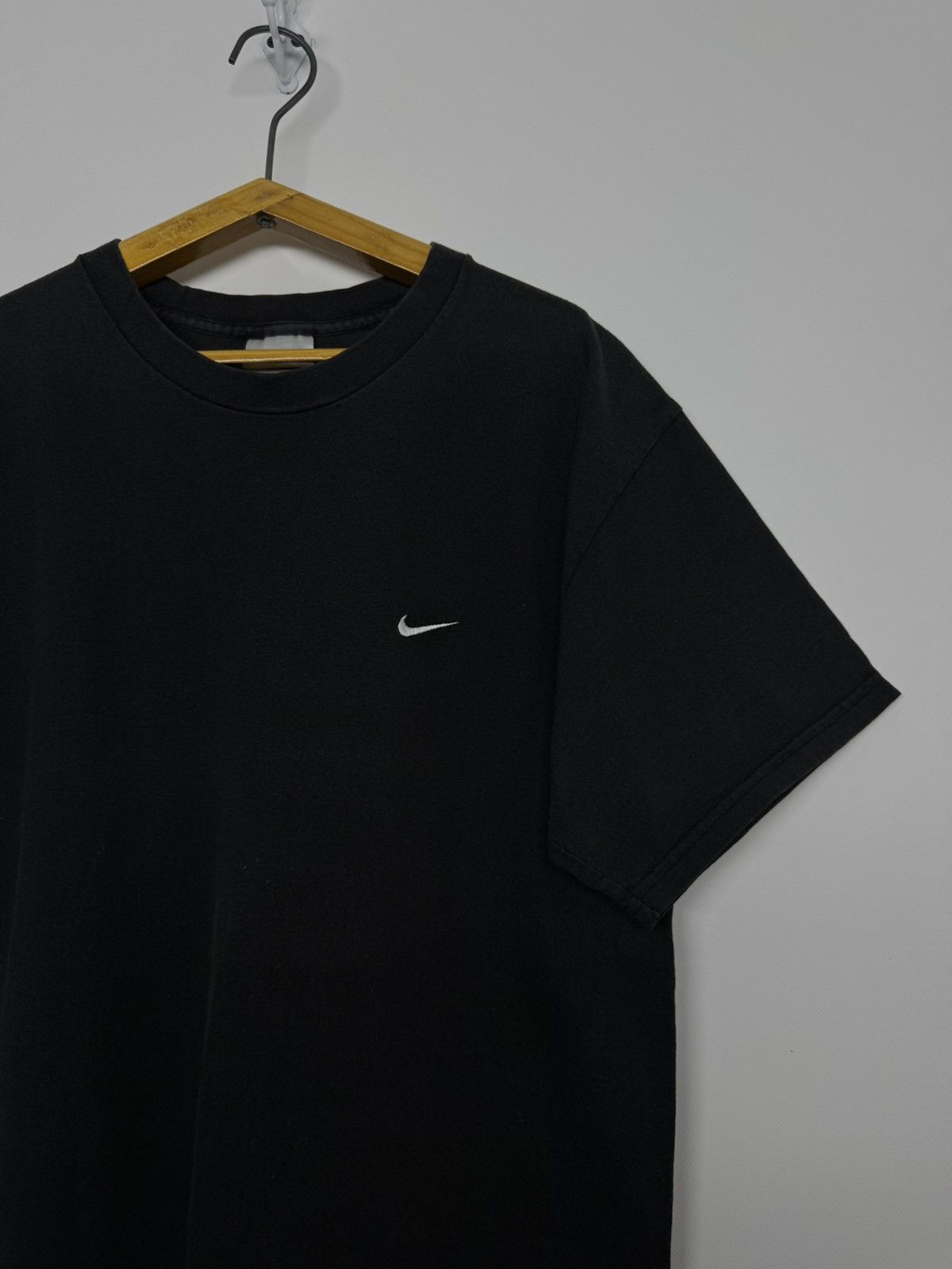 Nike Vintage Y2k Nike Swoosh Logo T-Shirt Size US M / EU 48-50 / 2 - 2 Thumbnail
