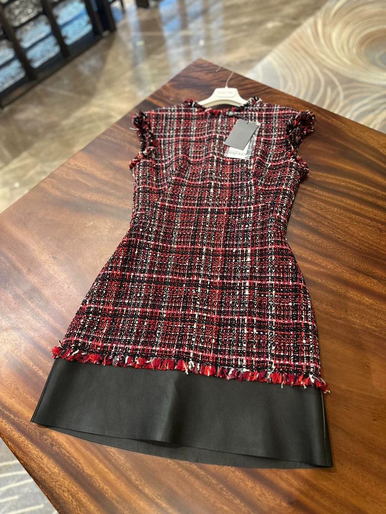Alexander McQueen Alexander McQUEEN Coarse woolen small fragrant style dress, Size S / US 4 / IT 40 - 3 Thumbnail
