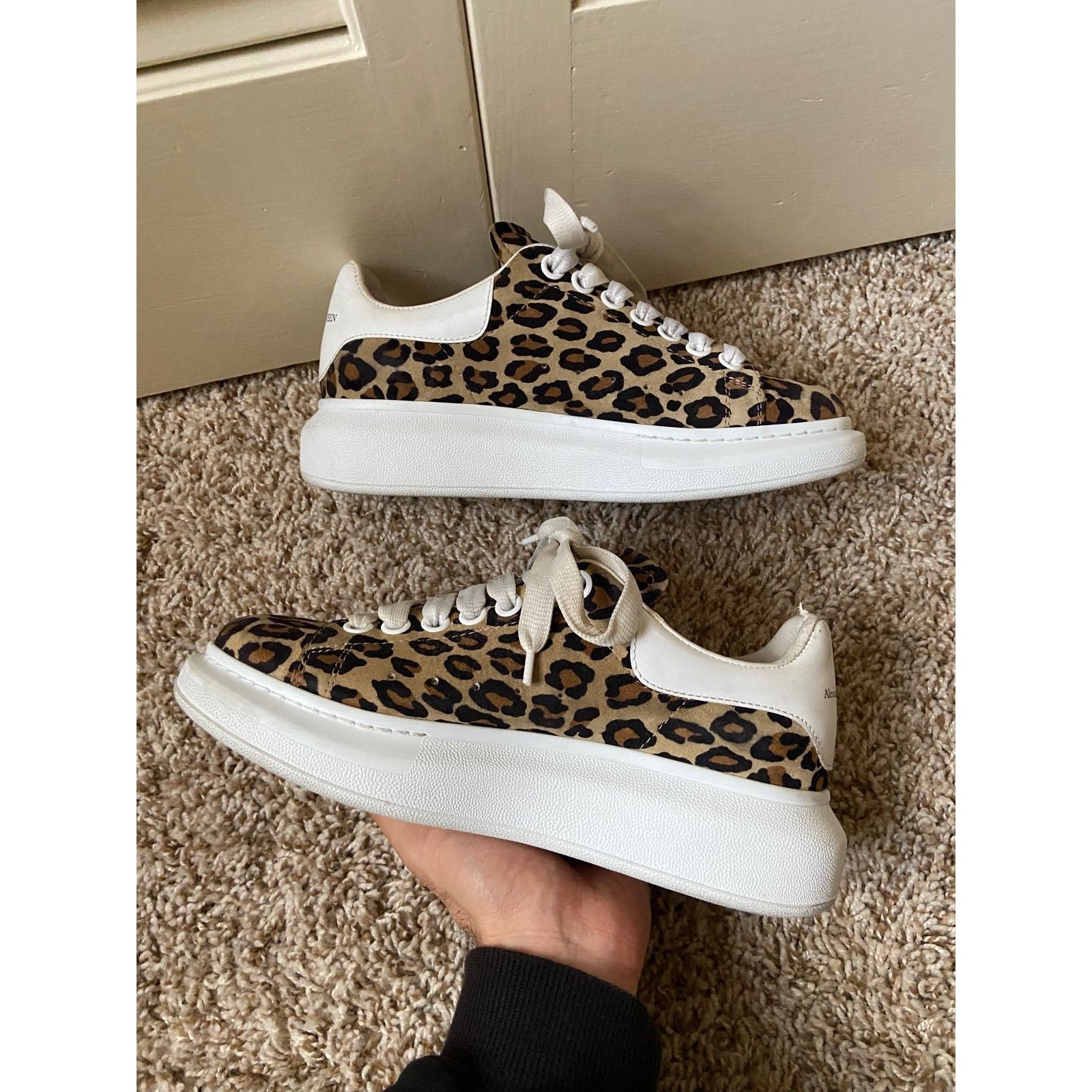 Alexander McQueen Alexander McQueen Oversized White Leather Shoes Leopard 37D Size US 7 / IT 37 - 7 Thumbnail