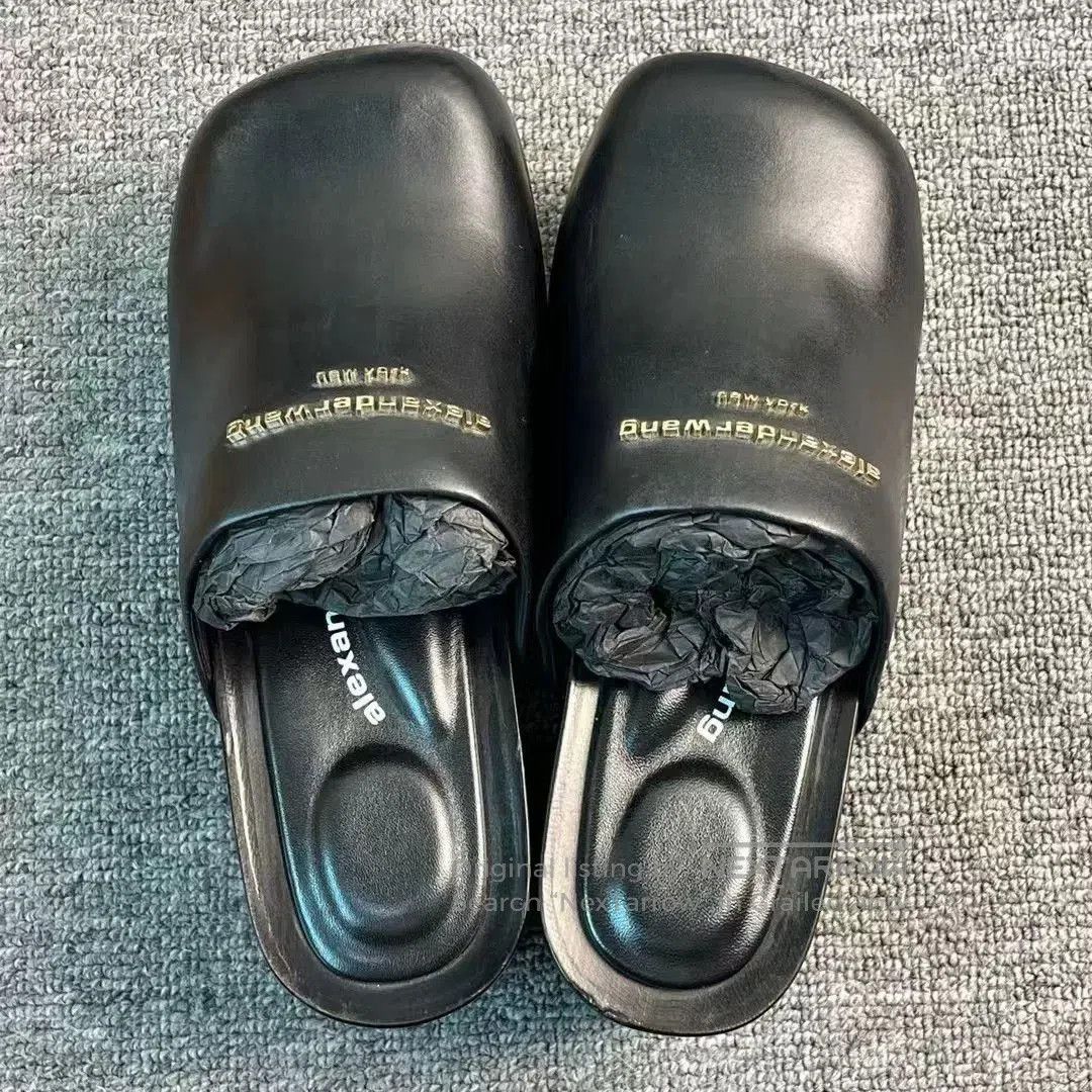 Alexander Wang Alexander Wang Black Logo Closed-Toe Slippers. Size US 4 / IT 34 - 3 Thumbnail