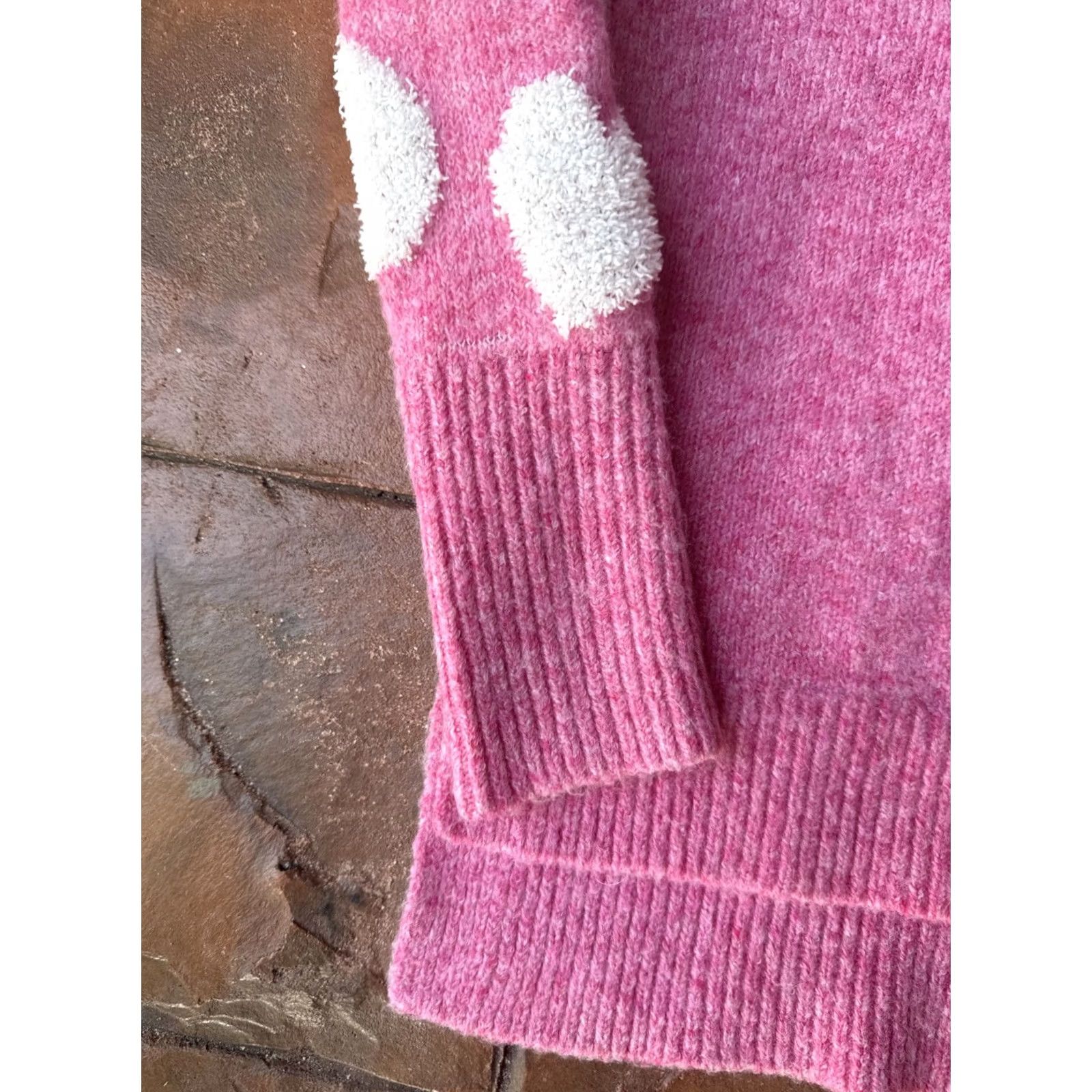 Vintage Cupcakes And Cashmere Pink Heart V-Neck Sweater Womens XS Pullover Long Sleeve Knit Lightweight Size L / US 10 / IT 46 - 4 Thumbnail