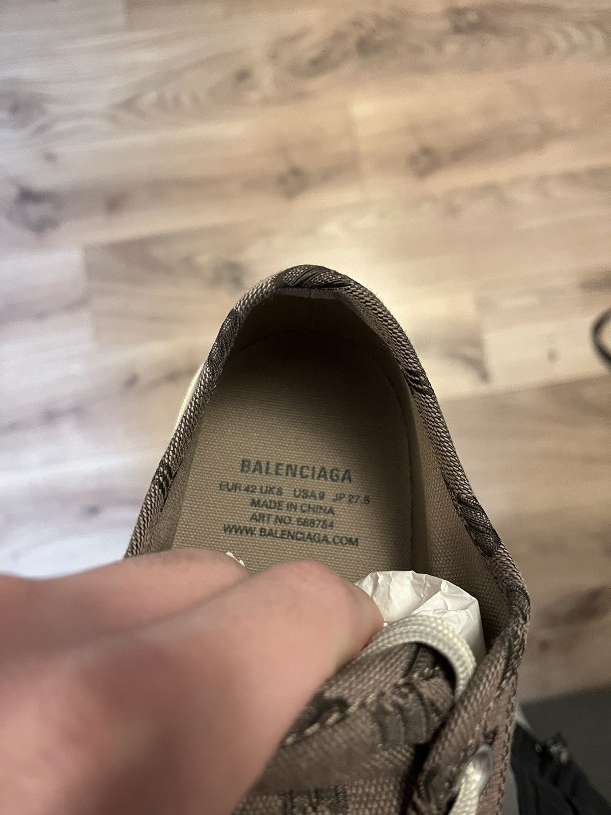 Balenciaga ❗️BRAND NEW Balenciaga Paris Low Top Sneakers❗️ Size US 9 / EU 42 - 4 Thumbnail