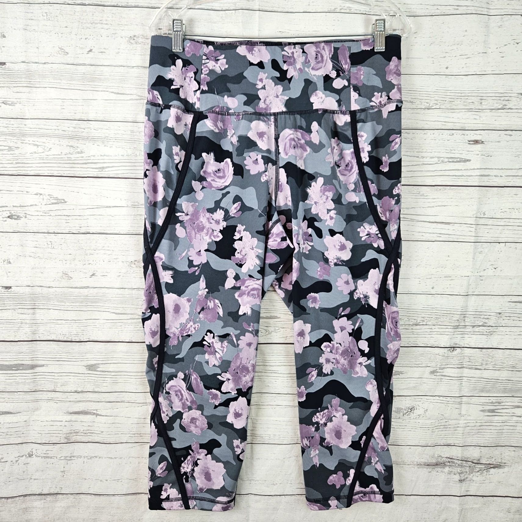 Vintage Livi Active Lane Bryant Womens Capri Leggings Sz 14/16 Purple Gray Floral Capri Leggings Womens Plus Size 14/16 Purple Floral Size 36" / US 14 / IT 50 - 2 Thumbnail