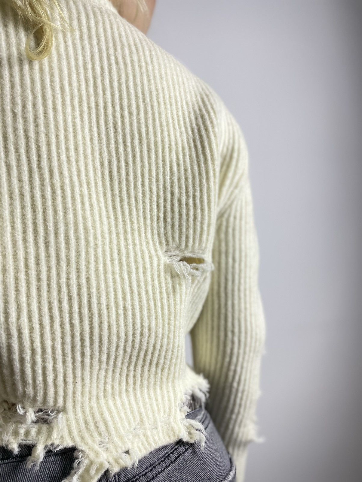 Yeezy YEEZY Season 3 Cropped & Distressed Ribbed Wool Sweater Size S / US 4 / IT 40 - 9 Thumbnail