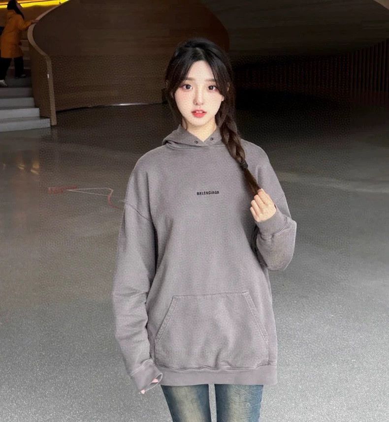 Balenciaga Balenciaga Gray Letter Logo Hoodie Size US S / EU 44-46 / 1 - 7 Thumbnail