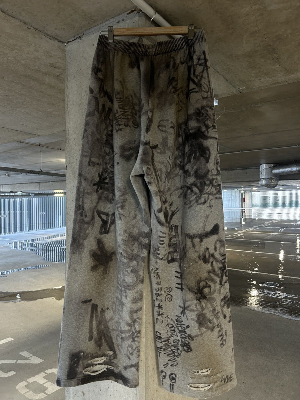 Balenciaga SS23 Balenciaga Skater Graffiti Distressed Zip Up Hoodie Size US M / EU 48-50 / 2 - 14 Thumbnail