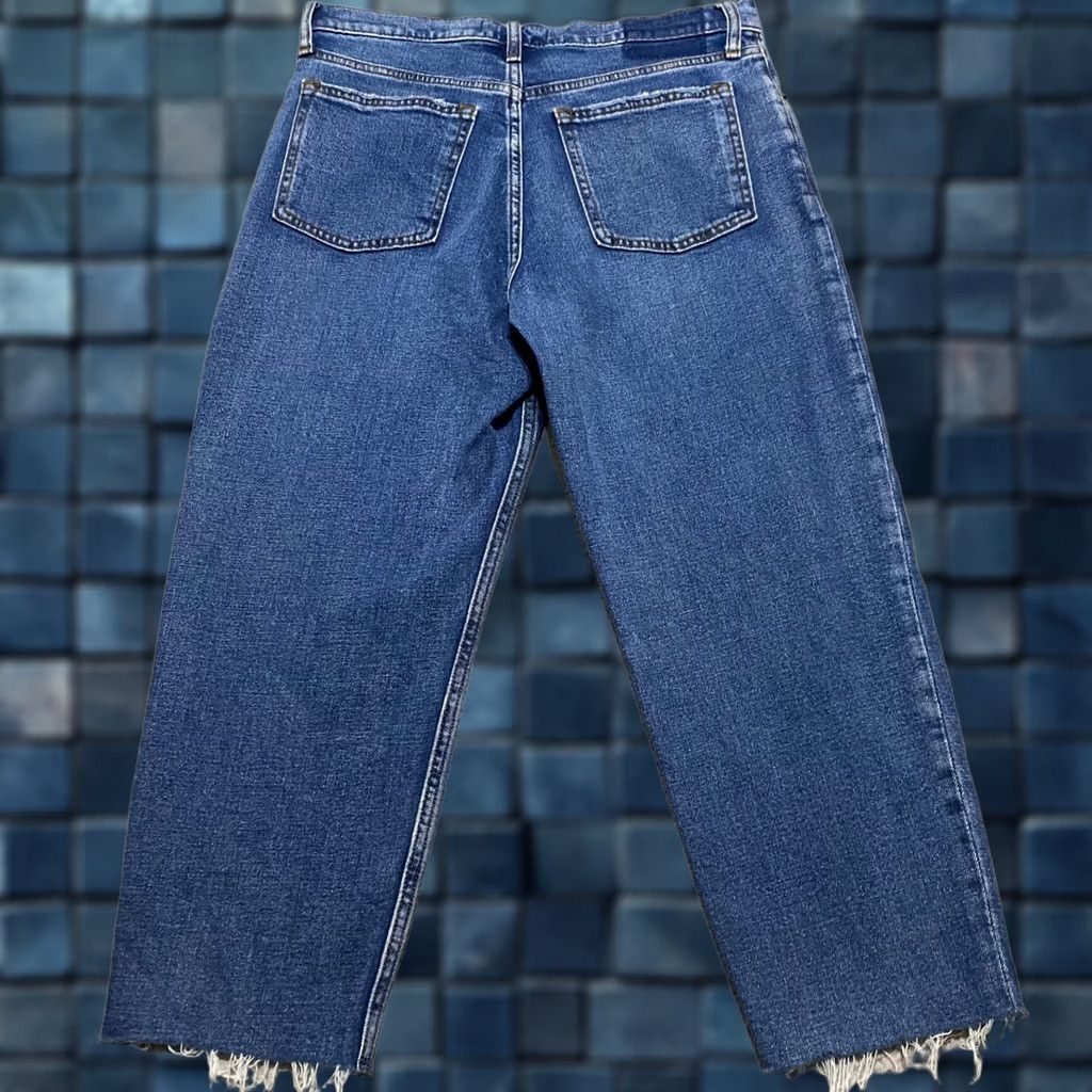 Abercrombie & Fitch Abercrombie & Fitch Mom Jeans Womens 8 Blue Denim Medium Wash Cropped High Rise 5-Pocket Solid Pattern 90s Theme Women Jeans Size 30" / US 8 / IT 44 - 1 Thumbnail