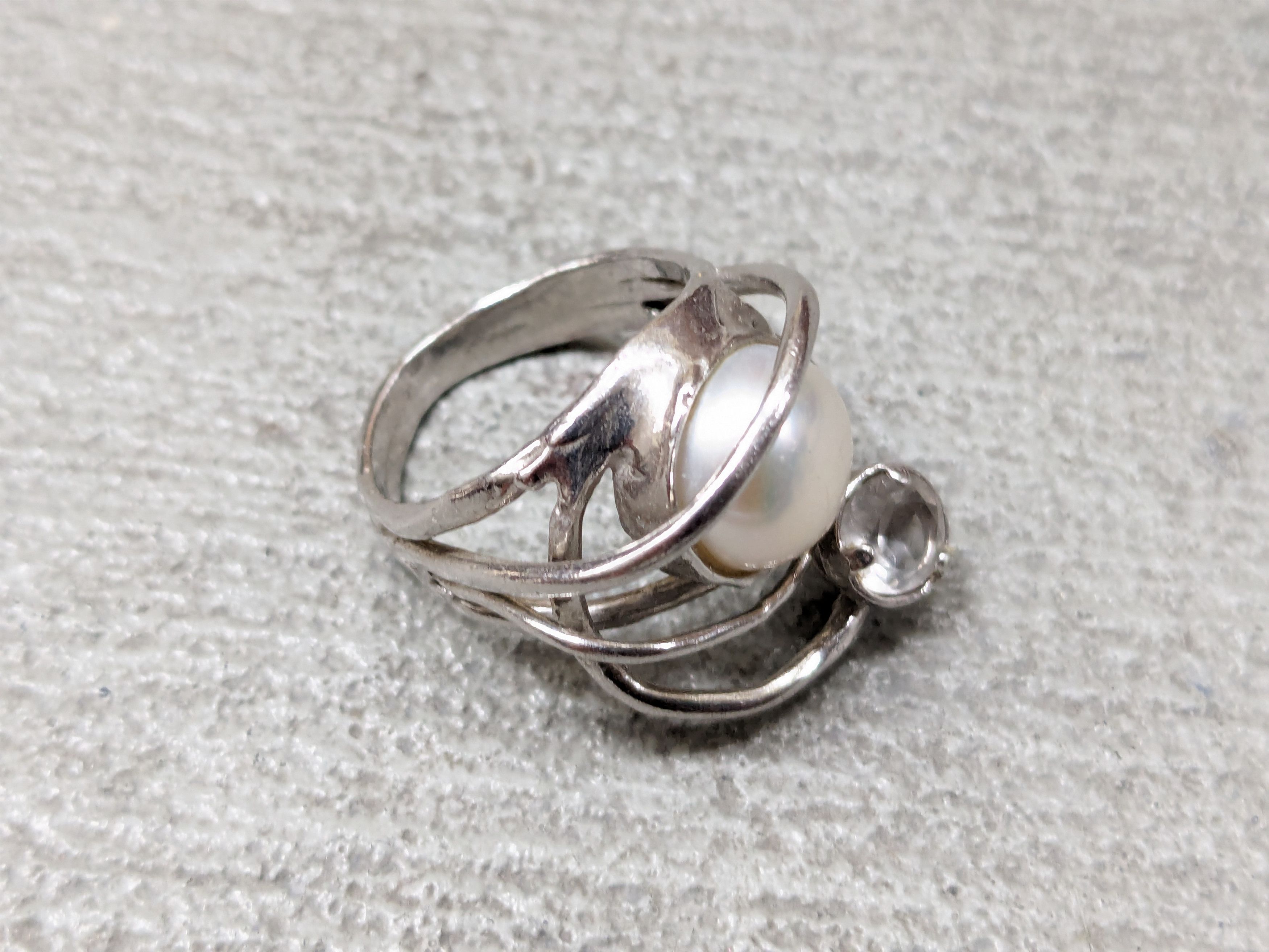 Jewelry Lirm Sterling Silver Ring Pearl Modern Avant Garde 7 Israel Size ONE SIZE - 7 Thumbnail