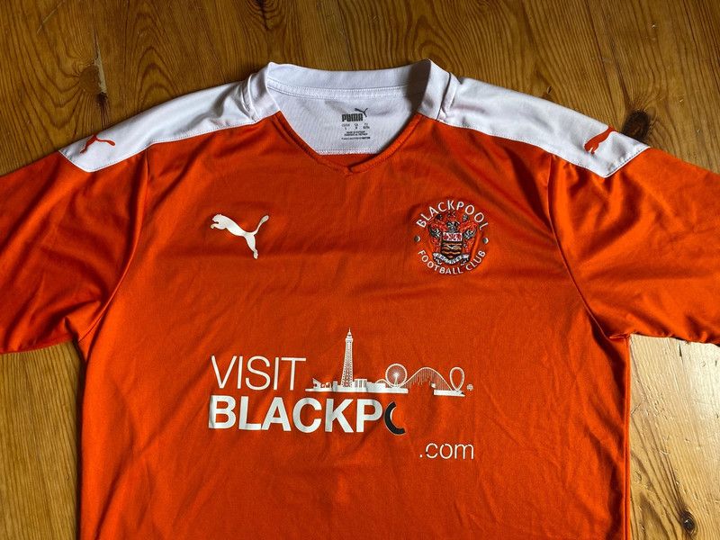 Puma Blackpool FC shirt Size US L / EU 52-54 / 3 - 4 Thumbnail
