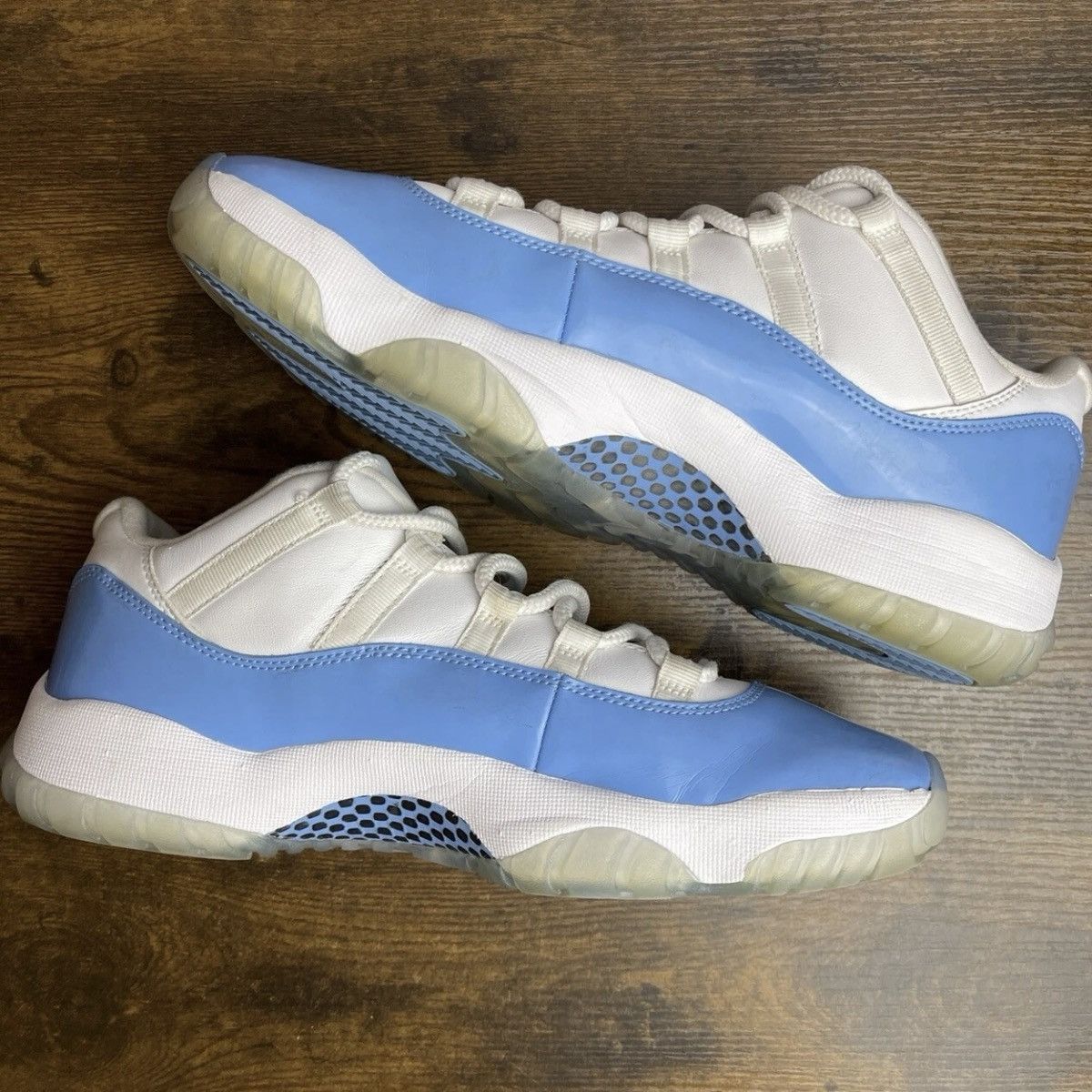 Jordan Brand Jordan 11 Retro Low University Blue 2017 528895-106 UNC Rare Size US 10 / EU 43 - 4 Thumbnail