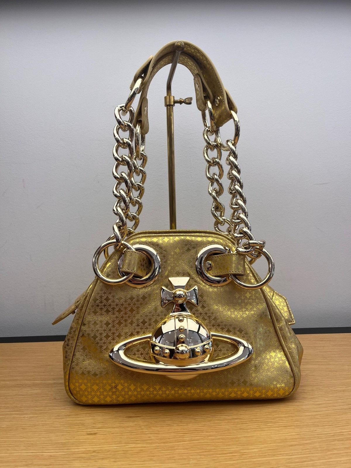 Vivienne Westwood o1f1d3z0625 Size: OS / Archive Chain Hand Bag in Gold Size ONE SIZE - 1 Preview