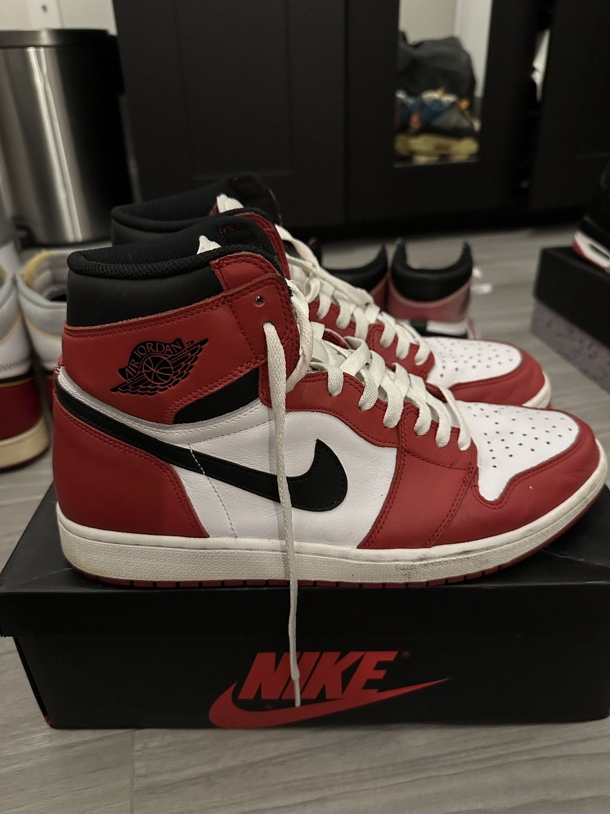 Jordan Brand × Nike JORDAN 1 CHICAGO 2015 Size US 12 / EU 45 - 2 Thumbnail