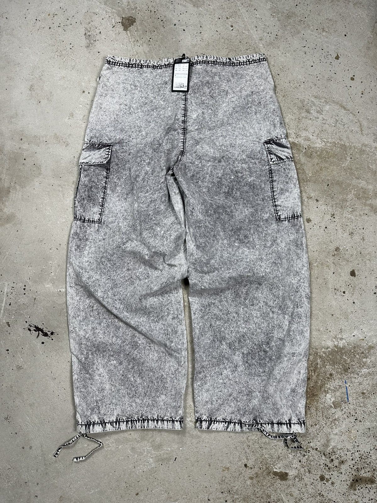 Weekday DSWT Weekday Parachute Loose Baggy Cargo Trousers Pants Size US 32 / EU 48 - 2 Thumbnail