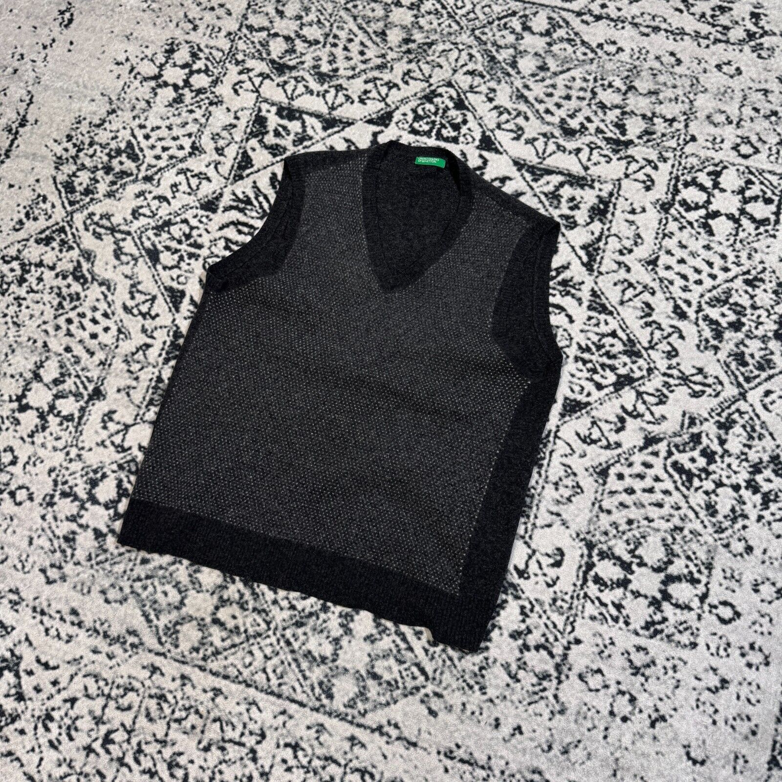 Vintage Vintage Unisex Black Wool Vest Sweater Size M 90s Oldmoney Size US M / EU 48-50 / 2 - 2 Thumbnail