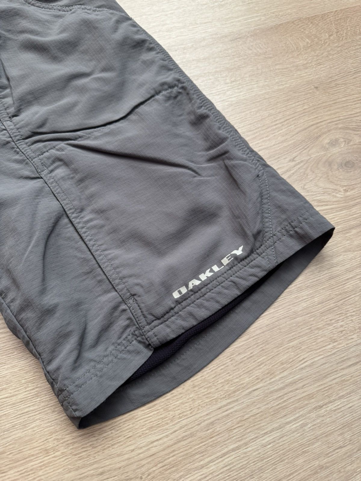 Oakley Vintage 00’s 2006 Oakley y2k Cycle Tactical Cargo Shorts Size US 34 / EU 50 - 3 Thumbnail