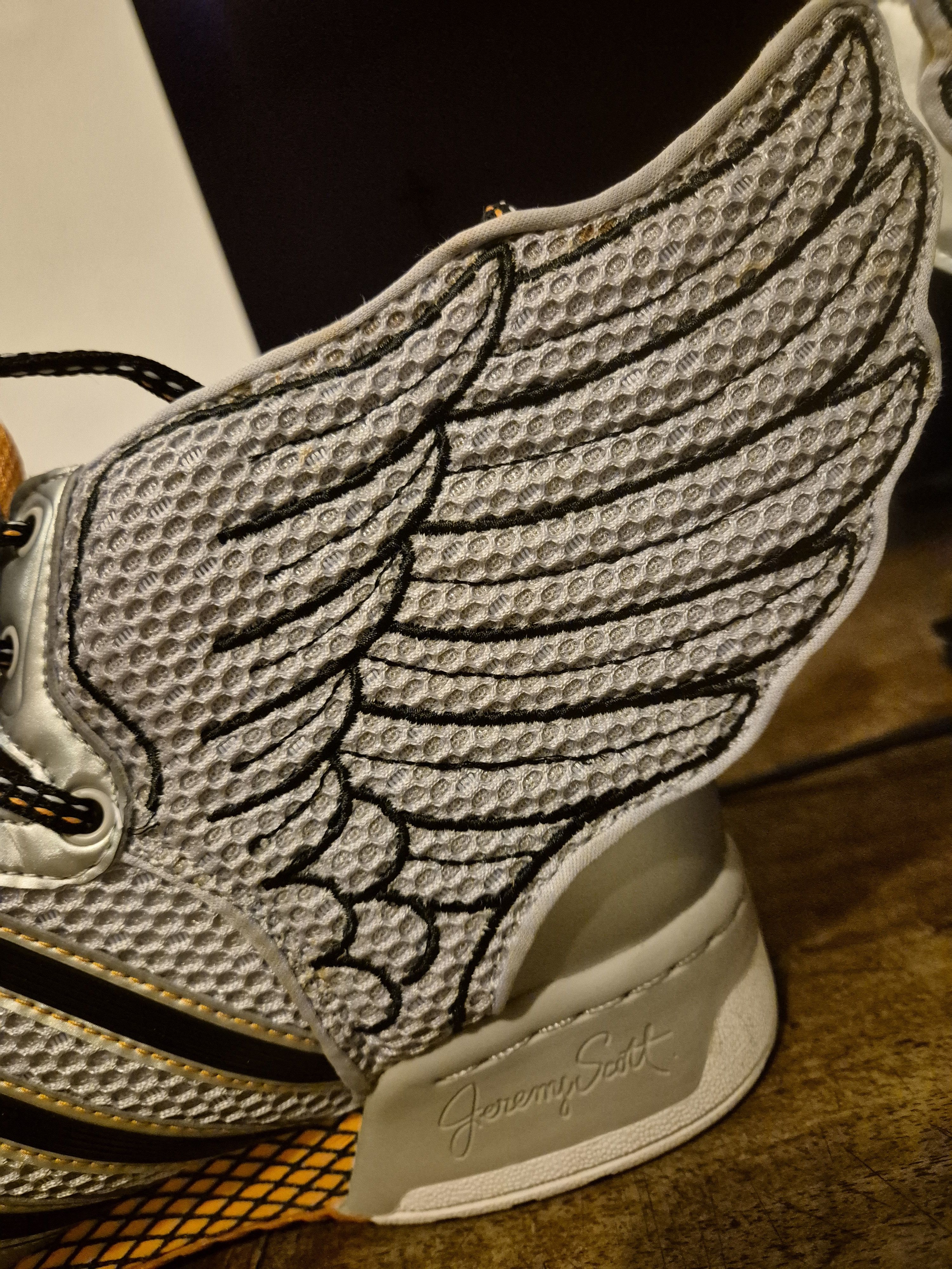 Adidas × Jeremy Scott Jeremy Scott Silver Wings 2.0 Size US 8 / EU 41 - 7 Thumbnail