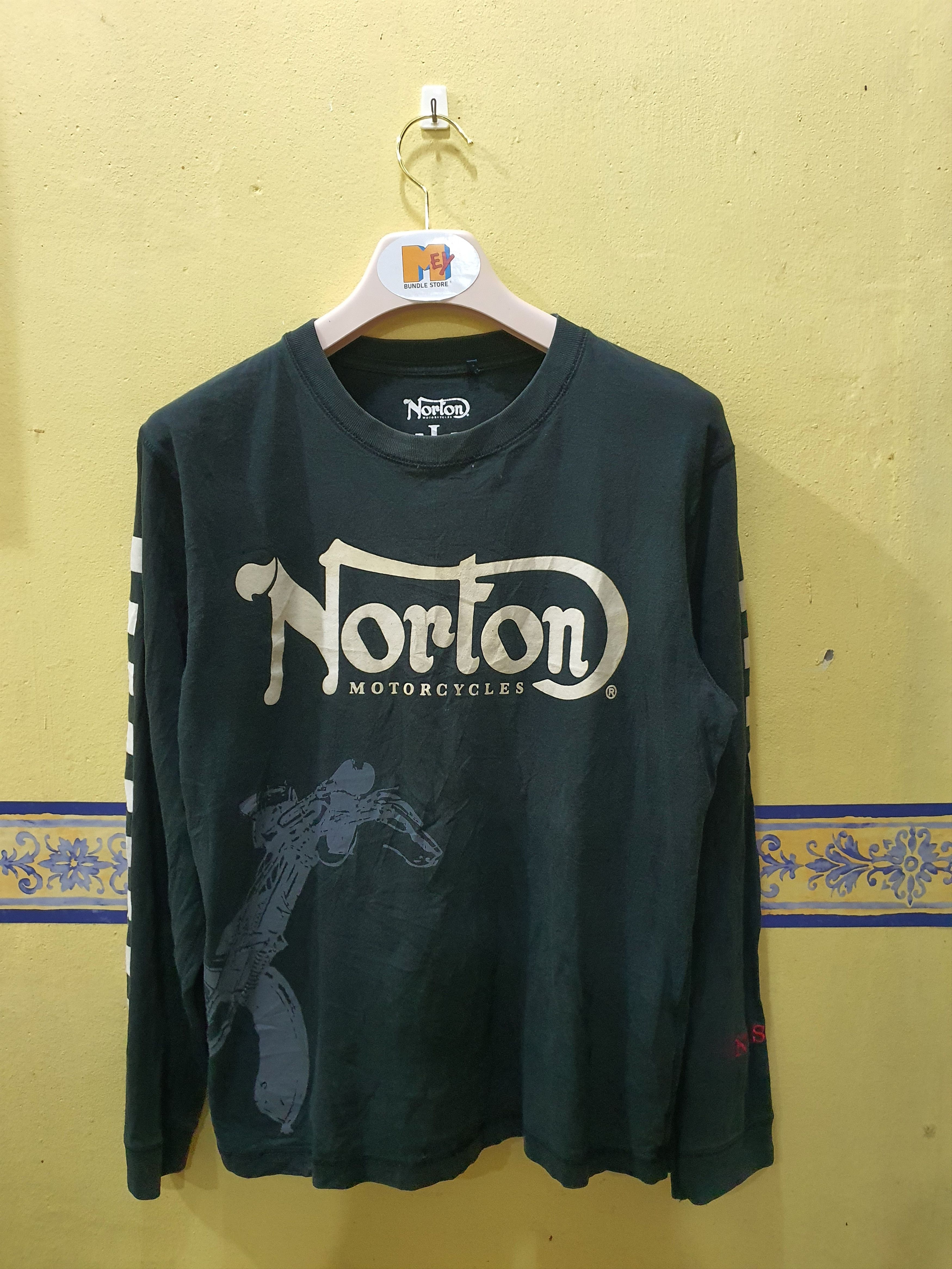 Norton Norton Motorcycles long-sleeve and a motorcycle graphic Size US L / EU 52-54 / 3 - 3 Thumbnail