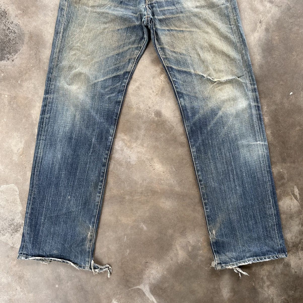 Japanese Brand Vintage Japanese Rusty Distressed Faded Denim Jean Pant W34 Size US 34 / EU 50 - 2 Thumbnail