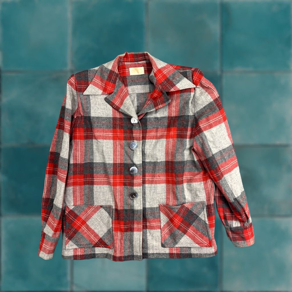 Pendleton VINTAGE Pendleton Jacket Womens Large Red Plaid Wool Flannel Short Button Front Size 36" / US 14 / IT 50 - 1 Thumbnail