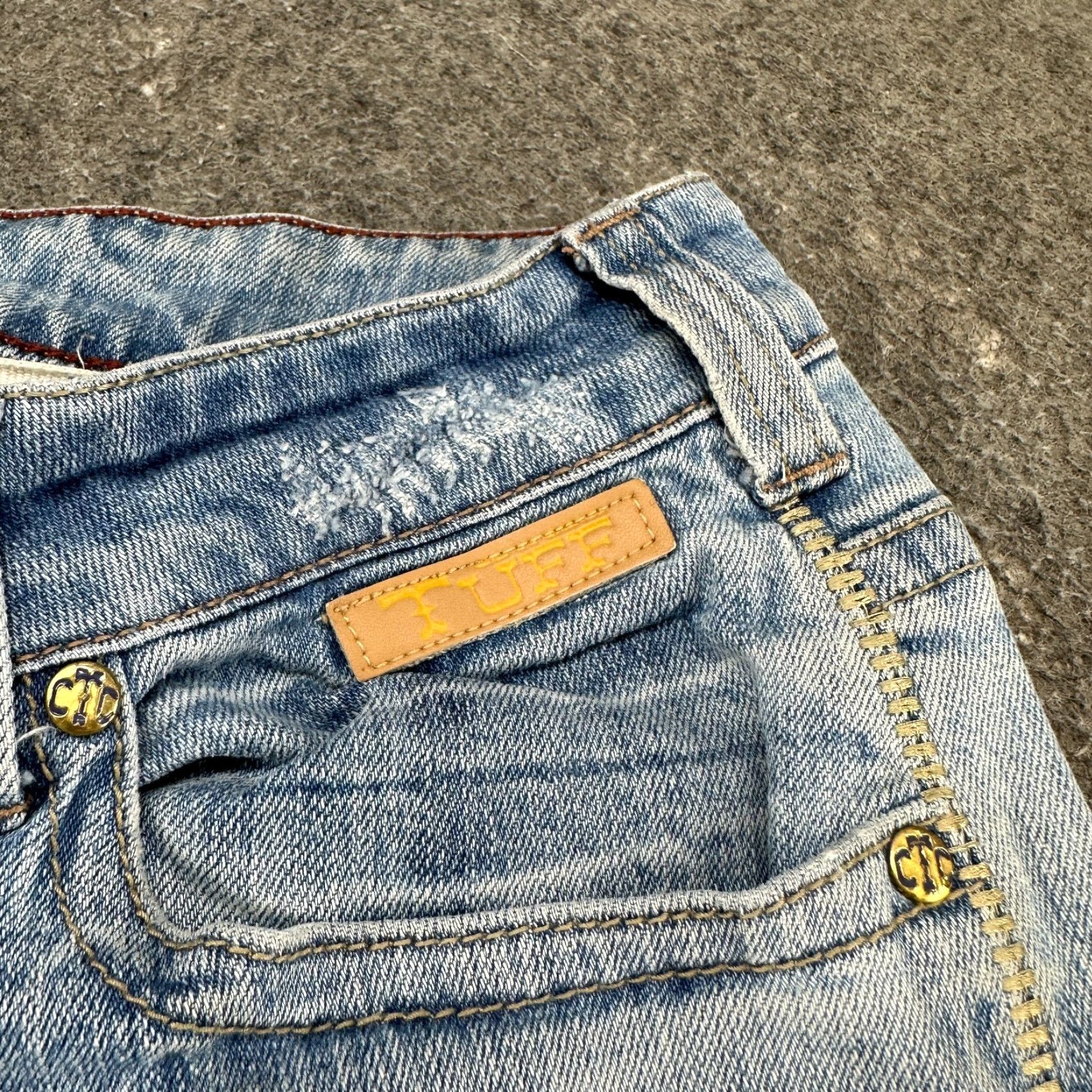 CO Cowgirl Tuff Jeans Women 33x33 Blue Buck Relaxed Bootcut Light Wash Embroidered Size 24" / US 00 / IT 34 - 4 Thumbnail
