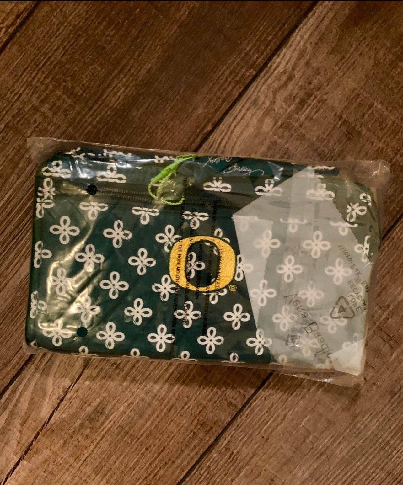 Vera Bradley NWT Vera Bradley University of Oregon Wristlet Wallet Bag Size ONE SIZE - 4 Thumbnail