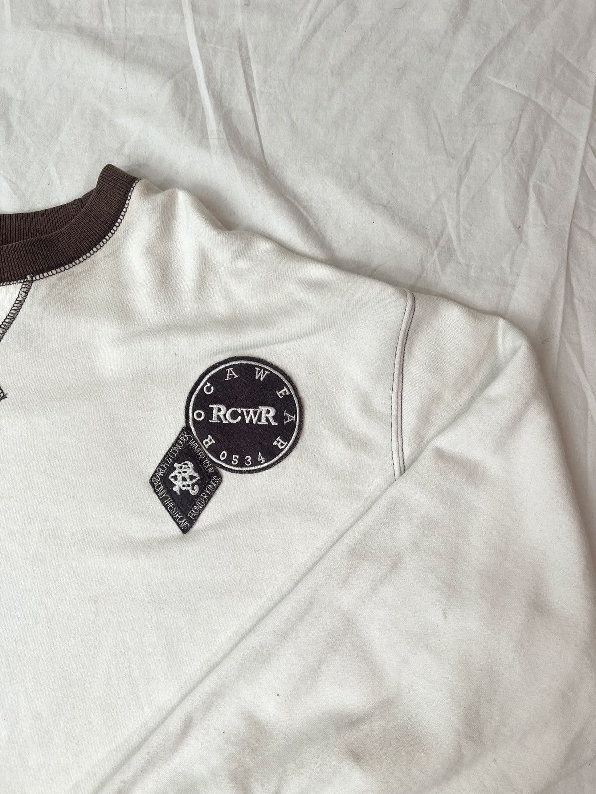 Jay-Z brown white green rocawear letter patch crewneck Size US L / EU 52-54 / 3 - 4 Thumbnail