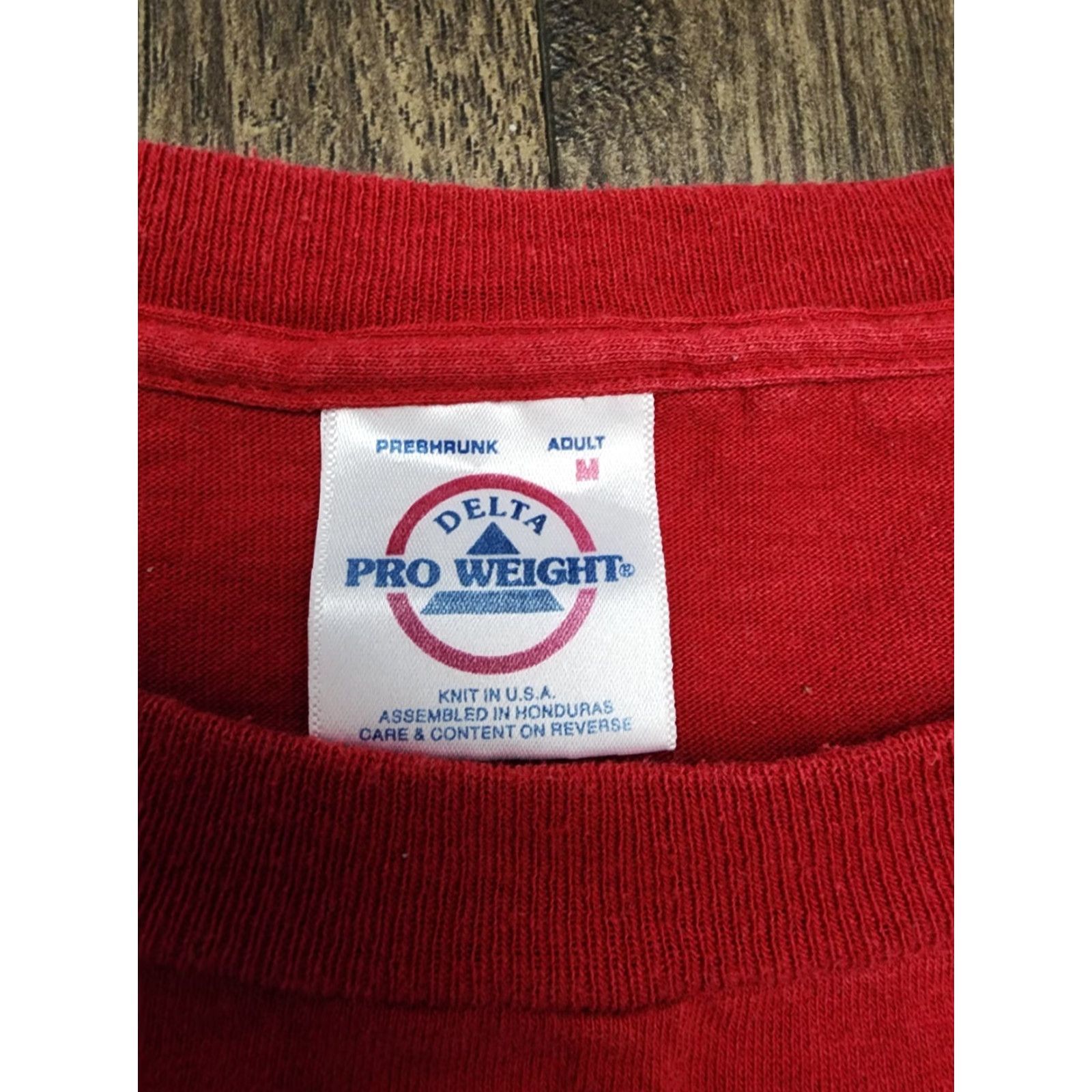 Delta VINTAGE Delta T-Shirt Mens M Red 2000s Christian Chicks Dig Me Proverbs 11:18 Crew Neck Size US M / EU 48-50 / 2 - 6 Thumbnail