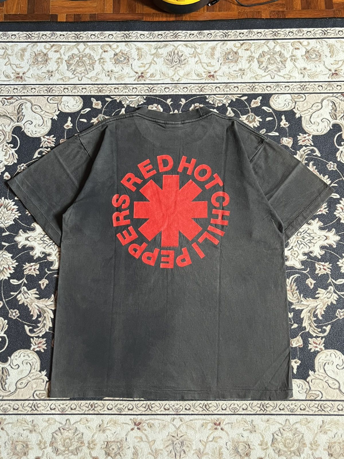 Band Tees Vintage 1998/2001 Red Hot Chili Peppers Band Tshirt Size US L / EU 52-54 / 3 - 8 Thumbnail