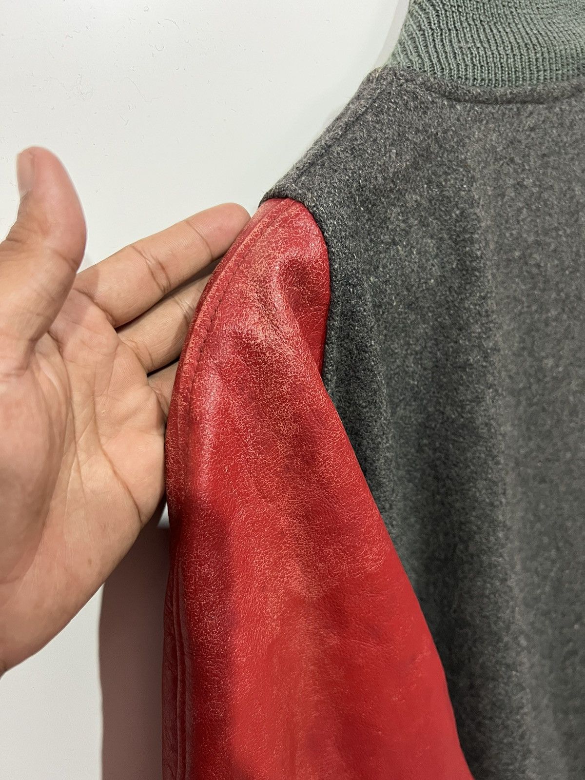 Leather 🔥TRUE VINTAGE LEATHER DISTRESSED VARSITY JACKET Size US S / EU 44-46 / 1 - 15 Thumbnail