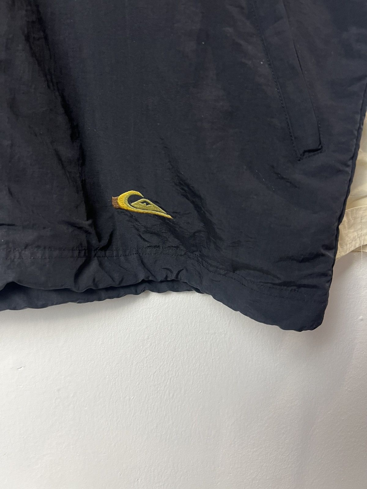 Quiksilver Vintage Quiksilver Chest Stripes Windbreaker Size US L / EU 52-54 / 3 - 6 Thumbnail