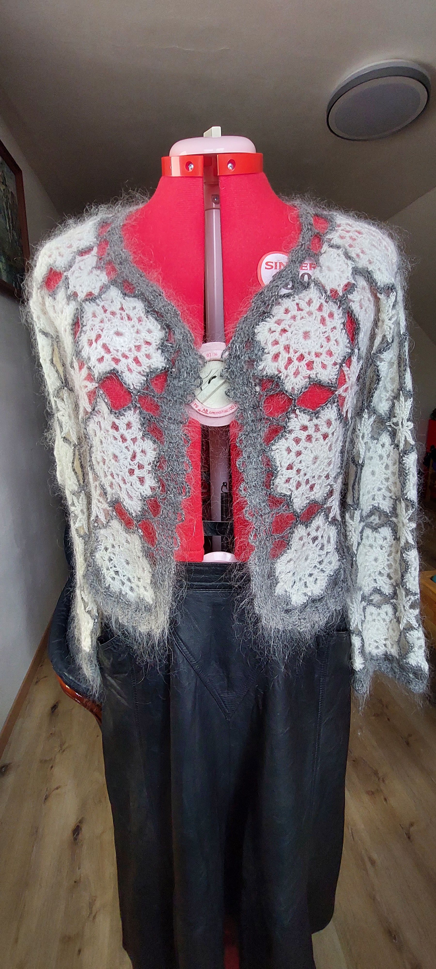 Vintage Mohair Crochet Bolero – 70s Hippie Boho Jacket Vintage Size M / US 6-8 / IT 42-44 - 1 Thumbnail