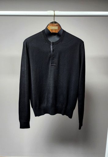 o1sm1stk0824 Henleyneck Sweater in Black