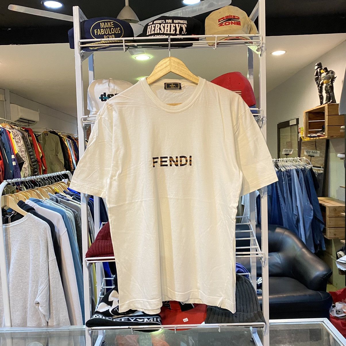 Fendi Vintage FENDI Spell Out Embroidery T shirt Size US M / EU 48-50 / 2 - 1 Thumbnail