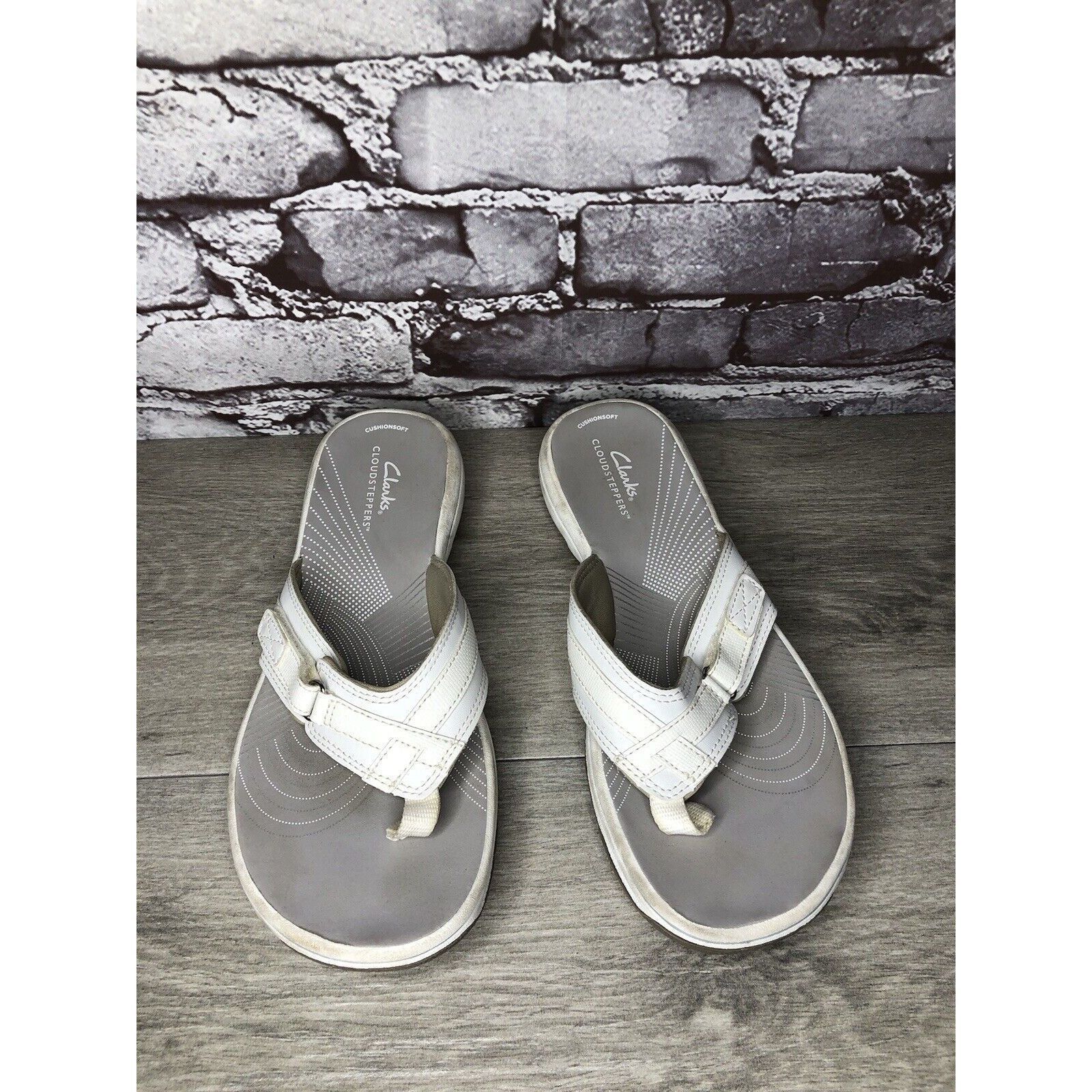 Clarks Clarks Cloudsteppers White Brinkley Flip Flops Foam Sandals Size US 9 / IT 39 - 18 Thumbnail