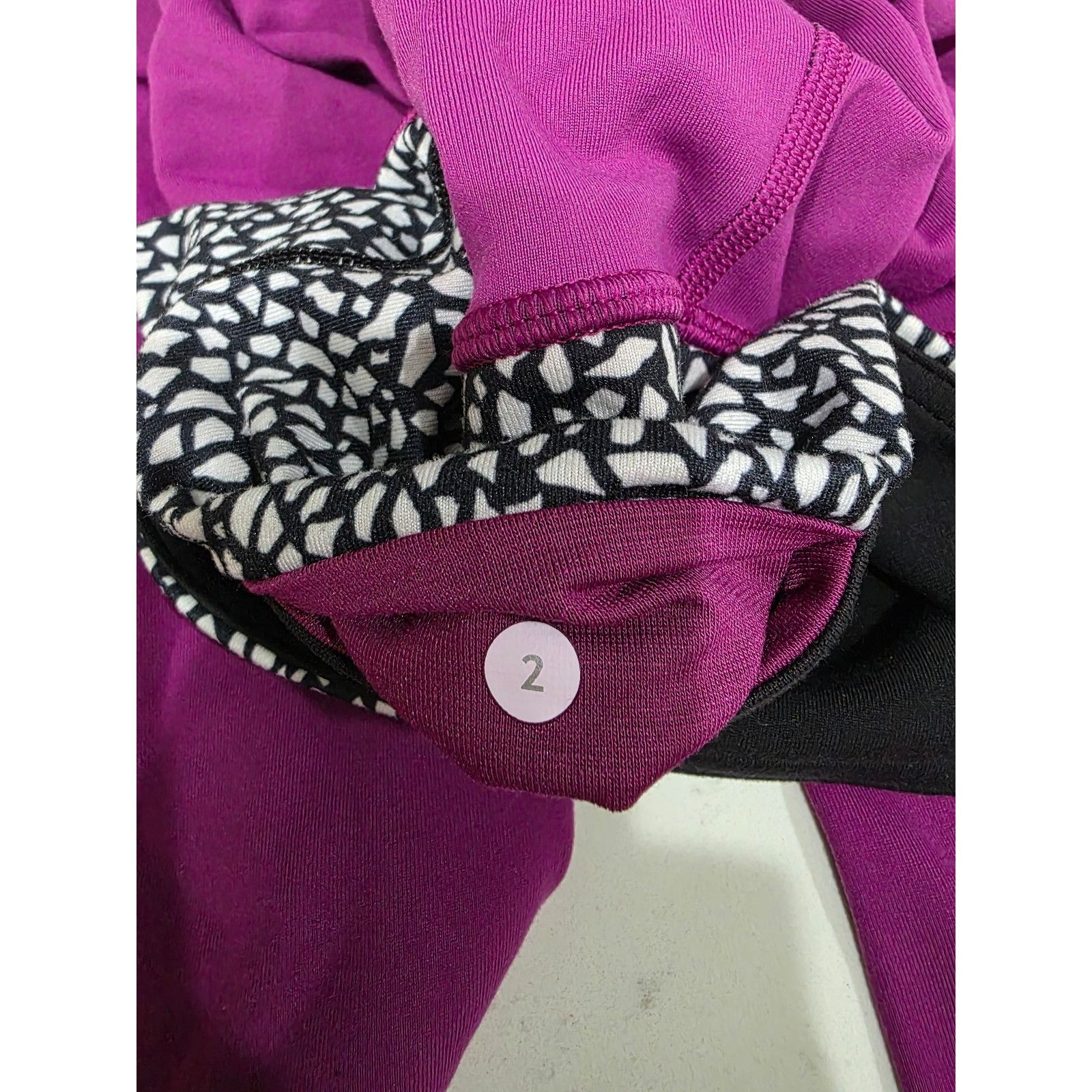 Lululemon Lululemon Size 2 Wunder Under Pant III Reversible Black Miss Size 24" / US 00 / IT 34 - 4 Thumbnail