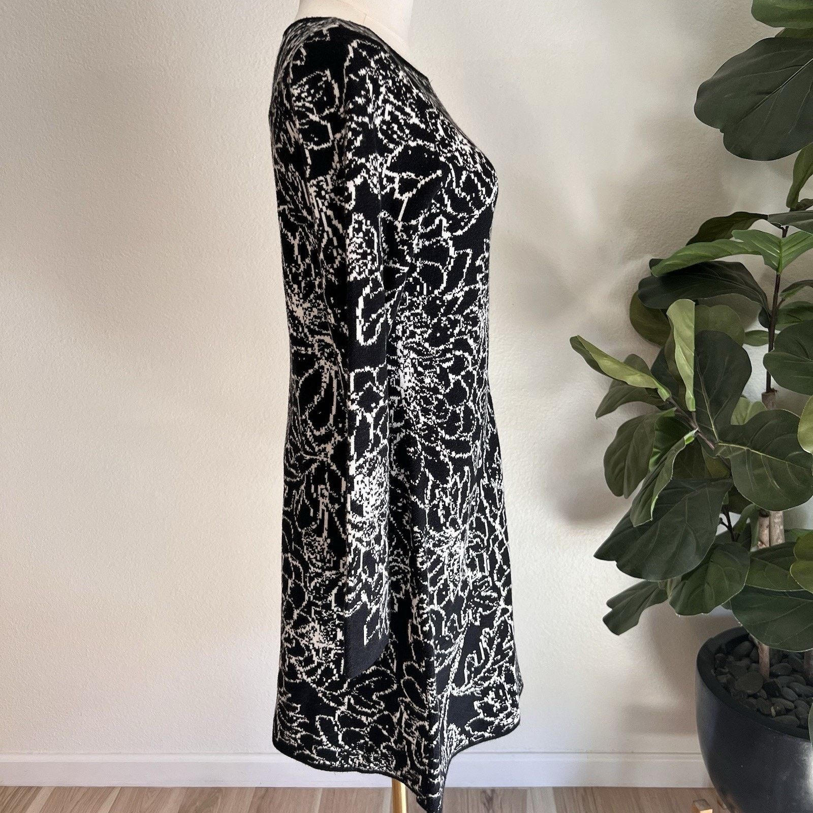 Cynthia Rowley NWT Cynthia Rowley Sweater Dress (S) Long Sleeve Black White Size S / US 4 / IT 40 - 2 Thumbnail