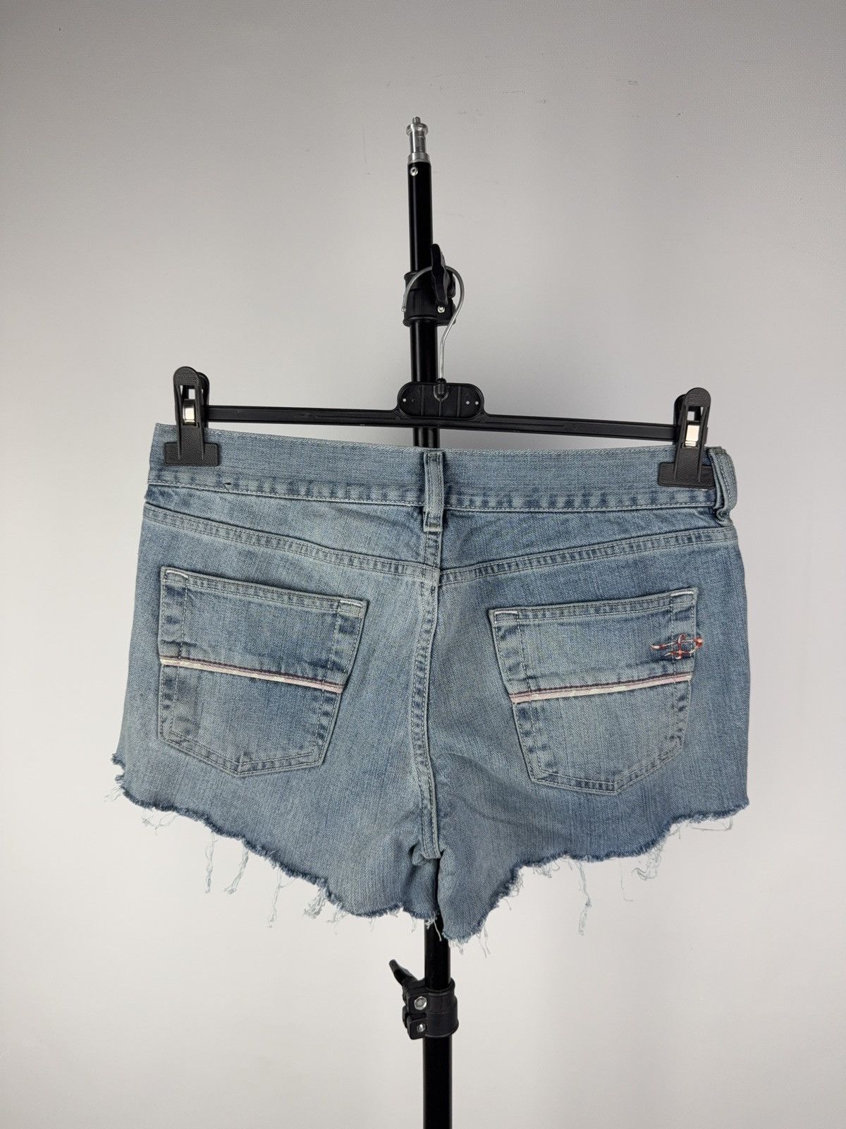 Diesel Vntg Diesel Denim Cutoff Shorts Distressed Italy W30 Women Size 30" / US 8 / IT 44 - 4 Thumbnail