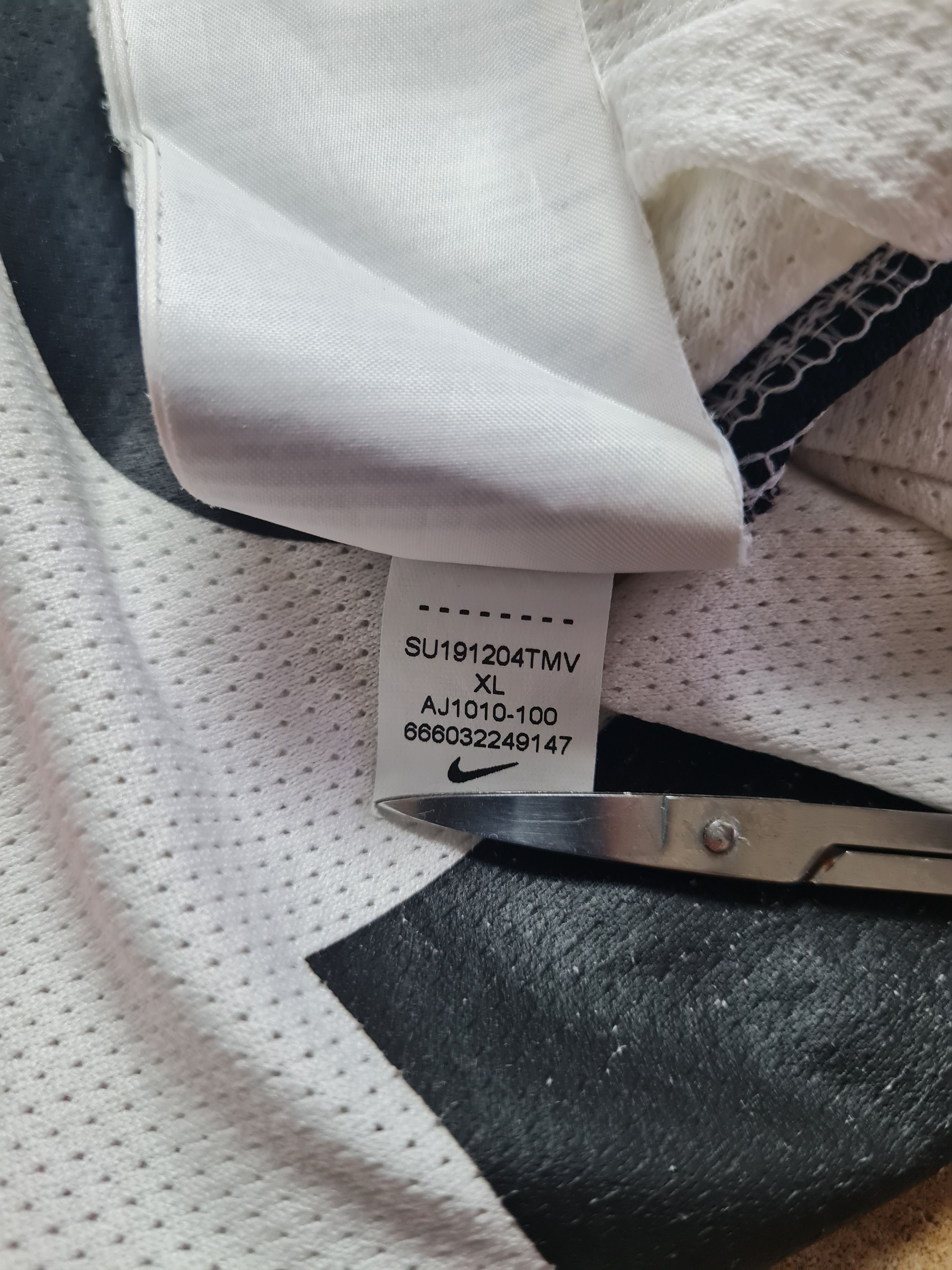 Nike BSC YOUNG BOYS 2019/2020 AWAY SHIRT SOCCER NIKE # 18 NSAME Size US XS / EU 42 / 0 - 14 Thumbnail