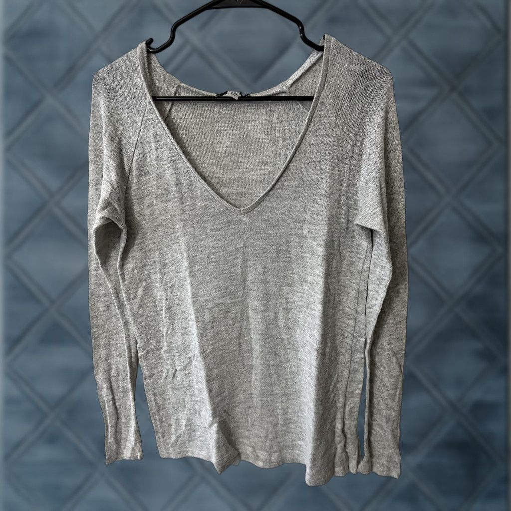 American Eagle Outfitters American Eagle Pullover Sweater Womens S Gray Waffle Knit Long Sleeve V-Neck Size S / US 4 / IT 40 - 1 Thumbnail