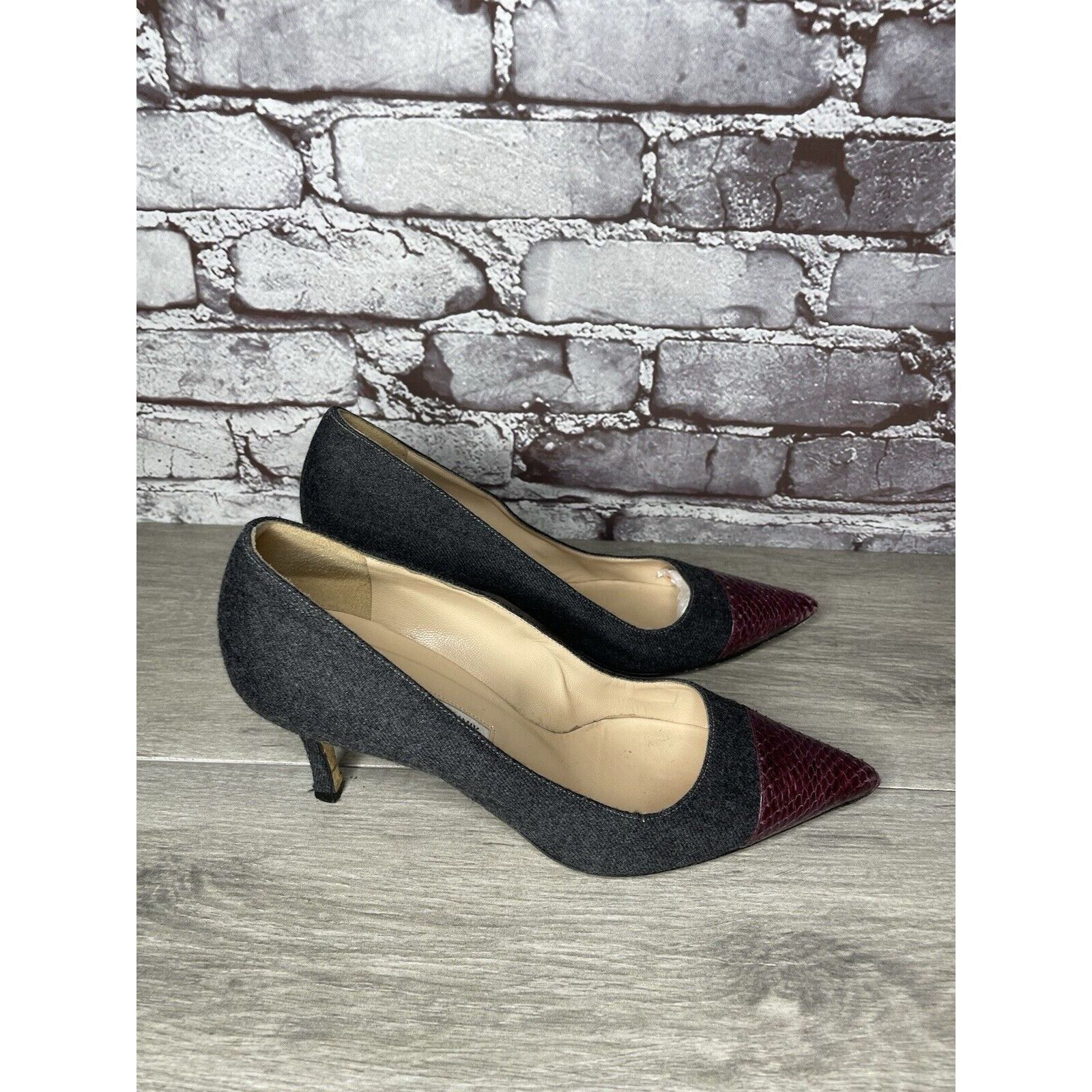 Manolo Blahnik Manolo Blahnik Grey Wool Fabric Burgundy Pointed Toe Heels W Size US 9 / IT 39 - 19 Thumbnail