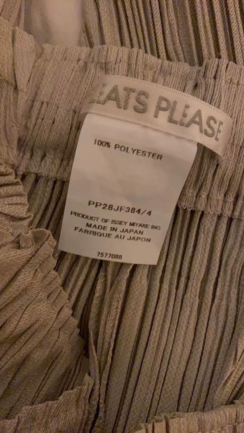 Issey Miyake Issey Miyake size:4 Beige pleated irregular-shaped pants Size 31" - 3 Thumbnail