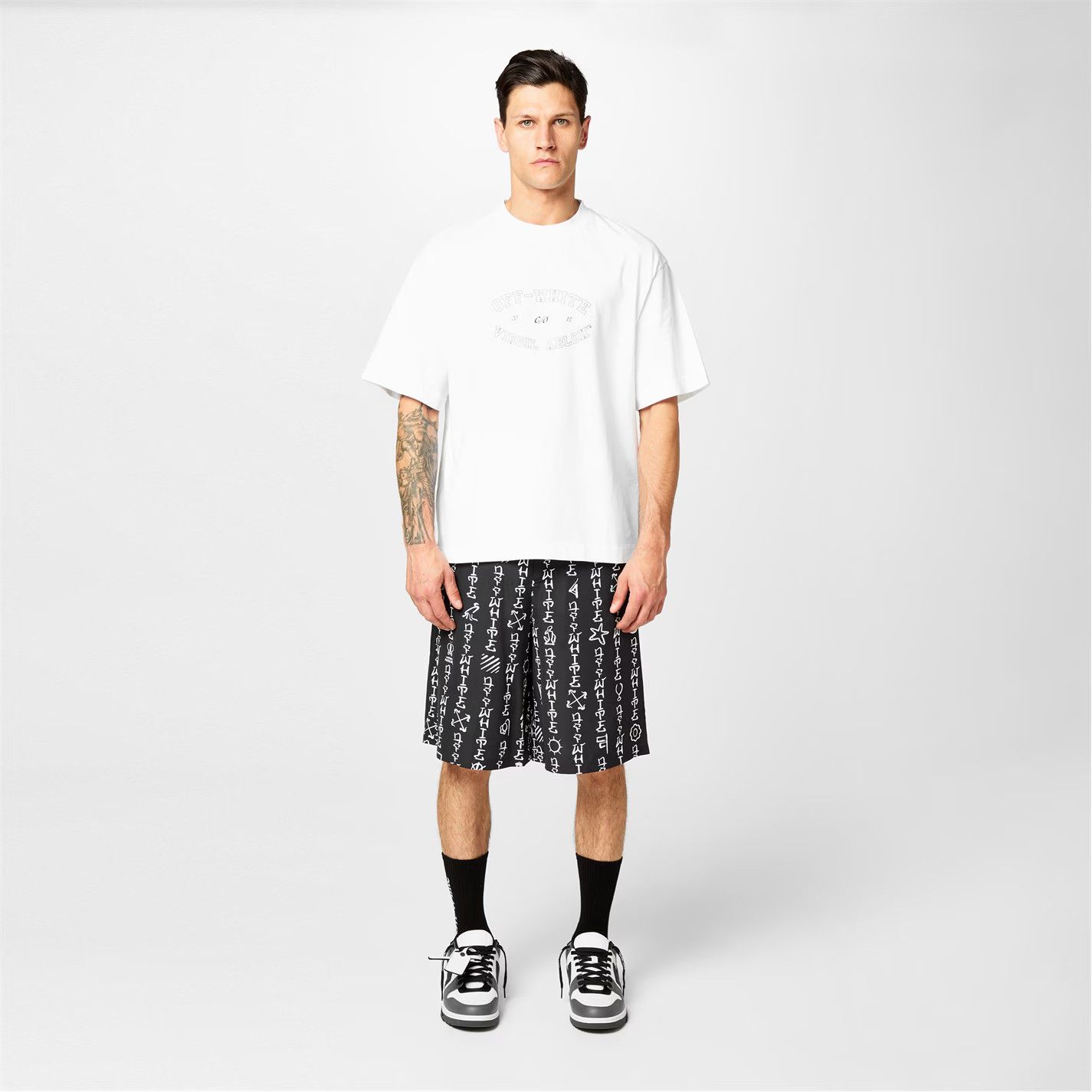 Off-White o1g2r1mq0326 Bowling Design Shorts in Black Size US 32 / EU 48 - 3 Thumbnail