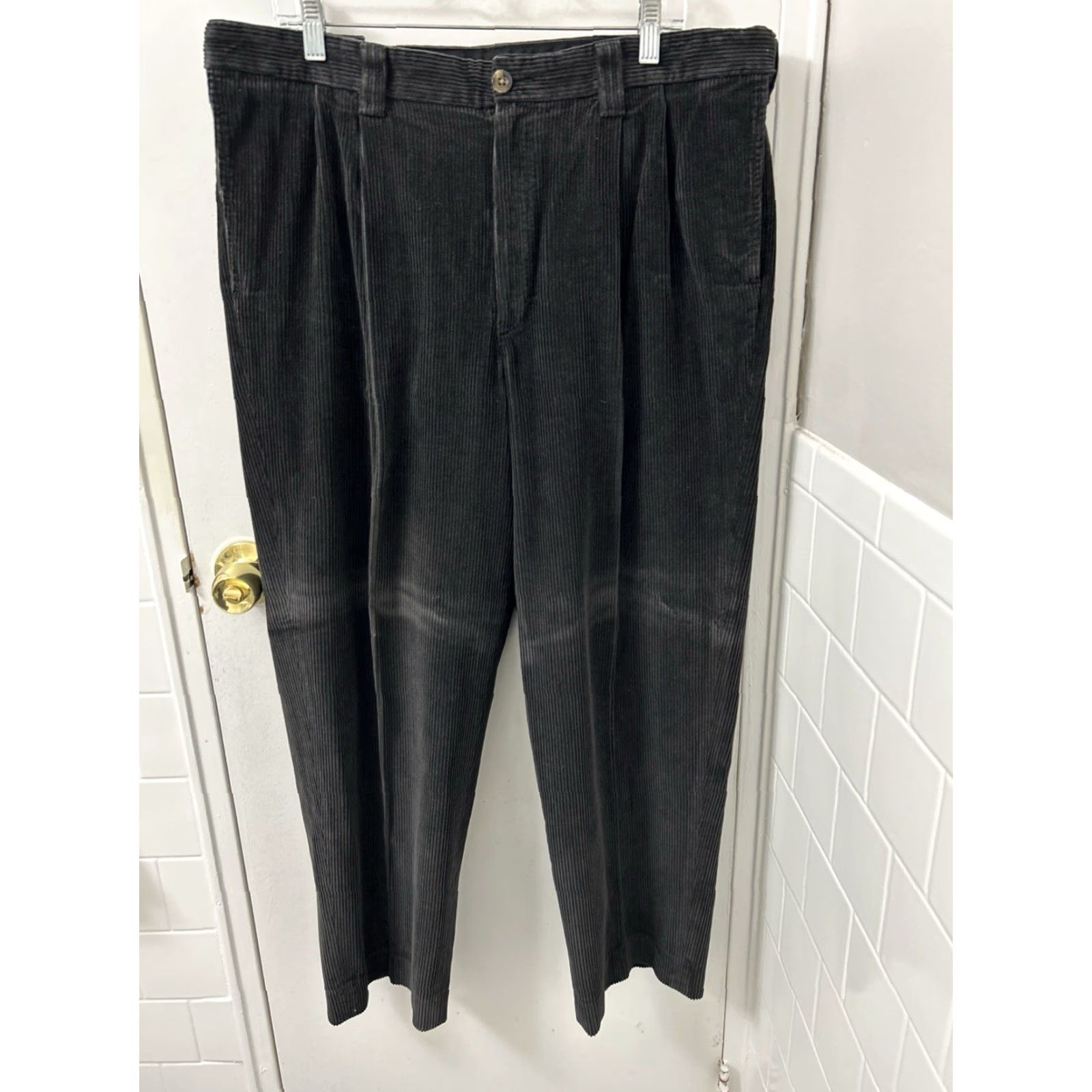 Vintage LL Bean Corduroy Pants Mens 38x29 Black Comfort Waist Zipper Button Pleated Straight Leg Regular Size US 38 / EU 54 - 2 Thumbnail
